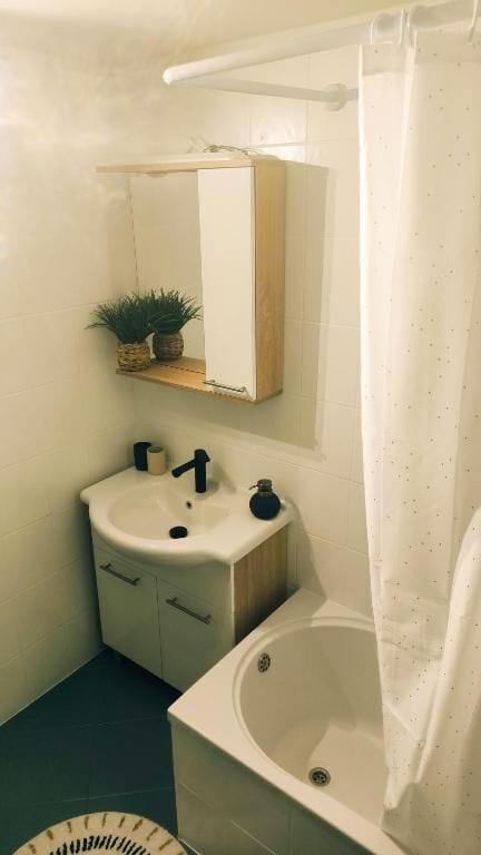 House Solis - Unit 377688-13