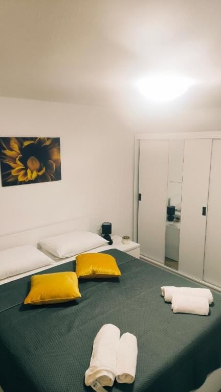 House Solis - Unit 377688-13