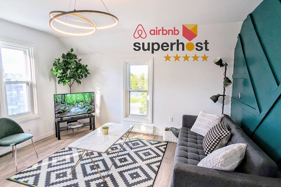 Stylish & Modern House + Near Barrie Beach! - Barrie