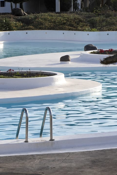 Casa Astra · Stylish by the Pool & Near the Beach image 2