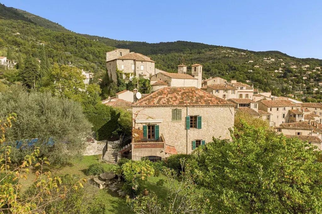 View of Seillans Chateau and surrounding mountain landscape.