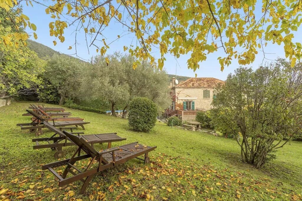 Autumnal garden view