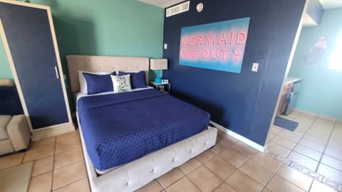 Queen bed