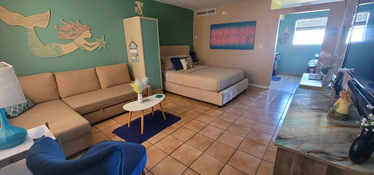 Off Duty Mermaid Studio @ Daytona Beach image 2 Off Duty Mermaid Studio @ Daytona Beach