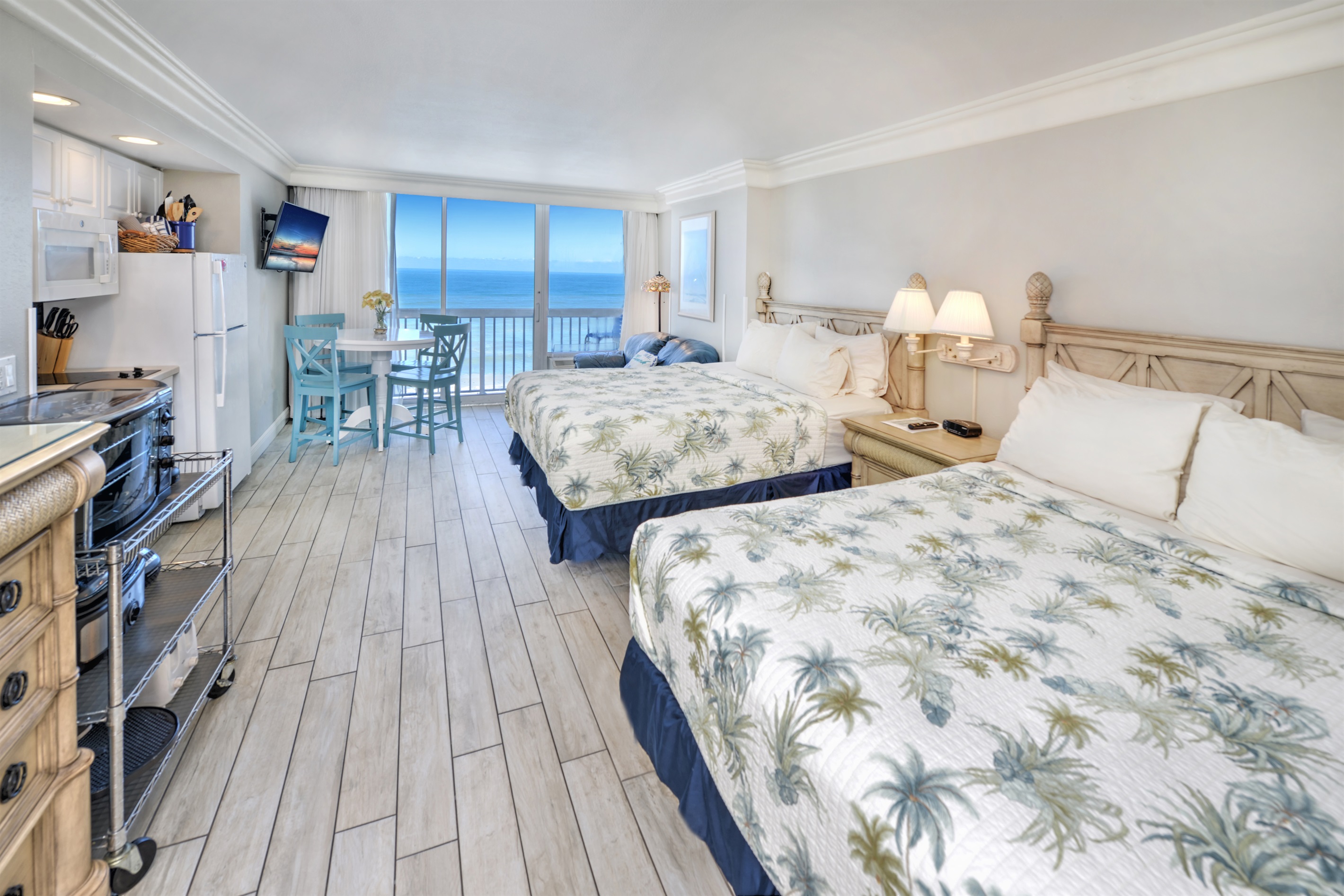 812-oceanfront-studio-private-balcony-monthly-specials/