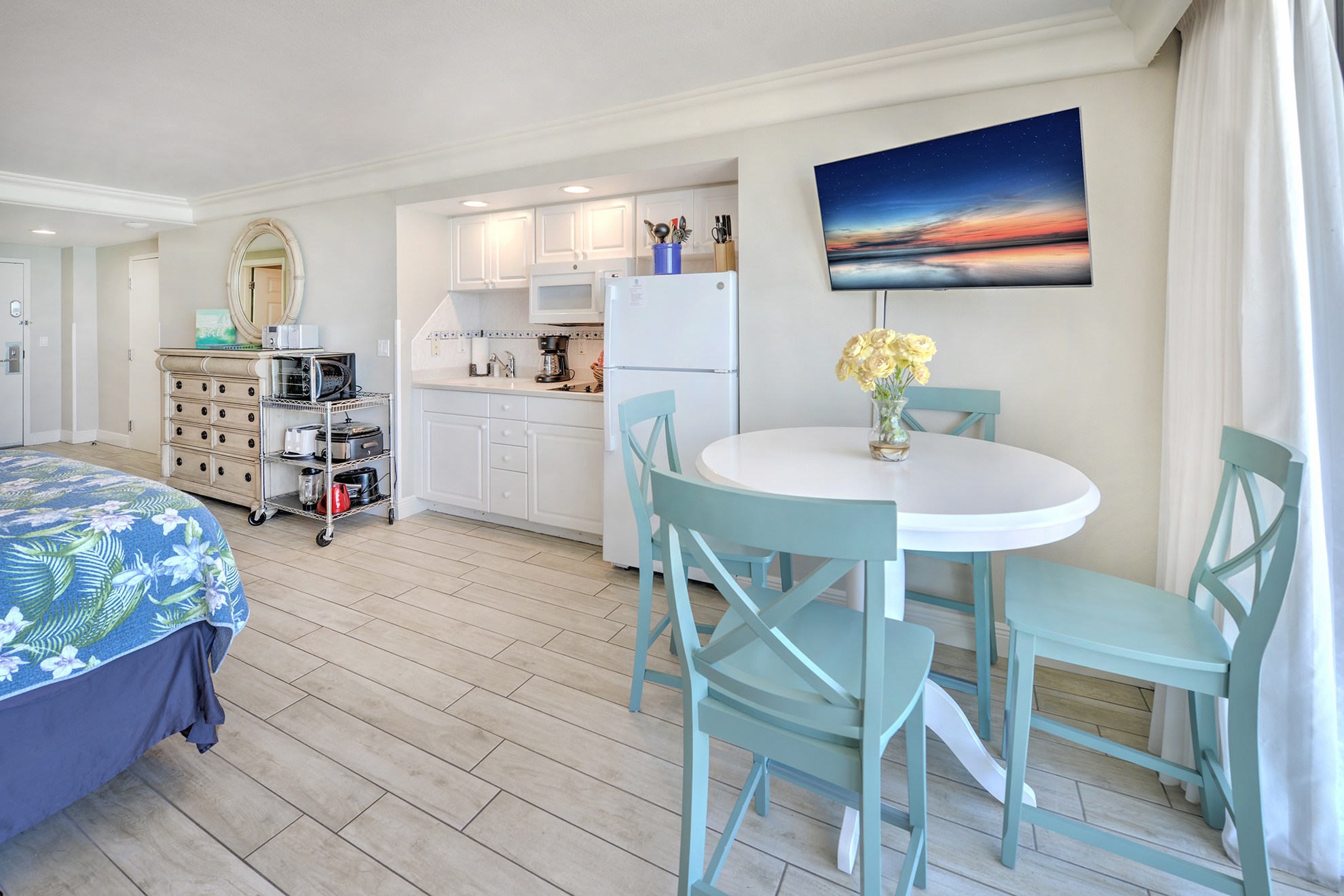 Kitchen - dining area