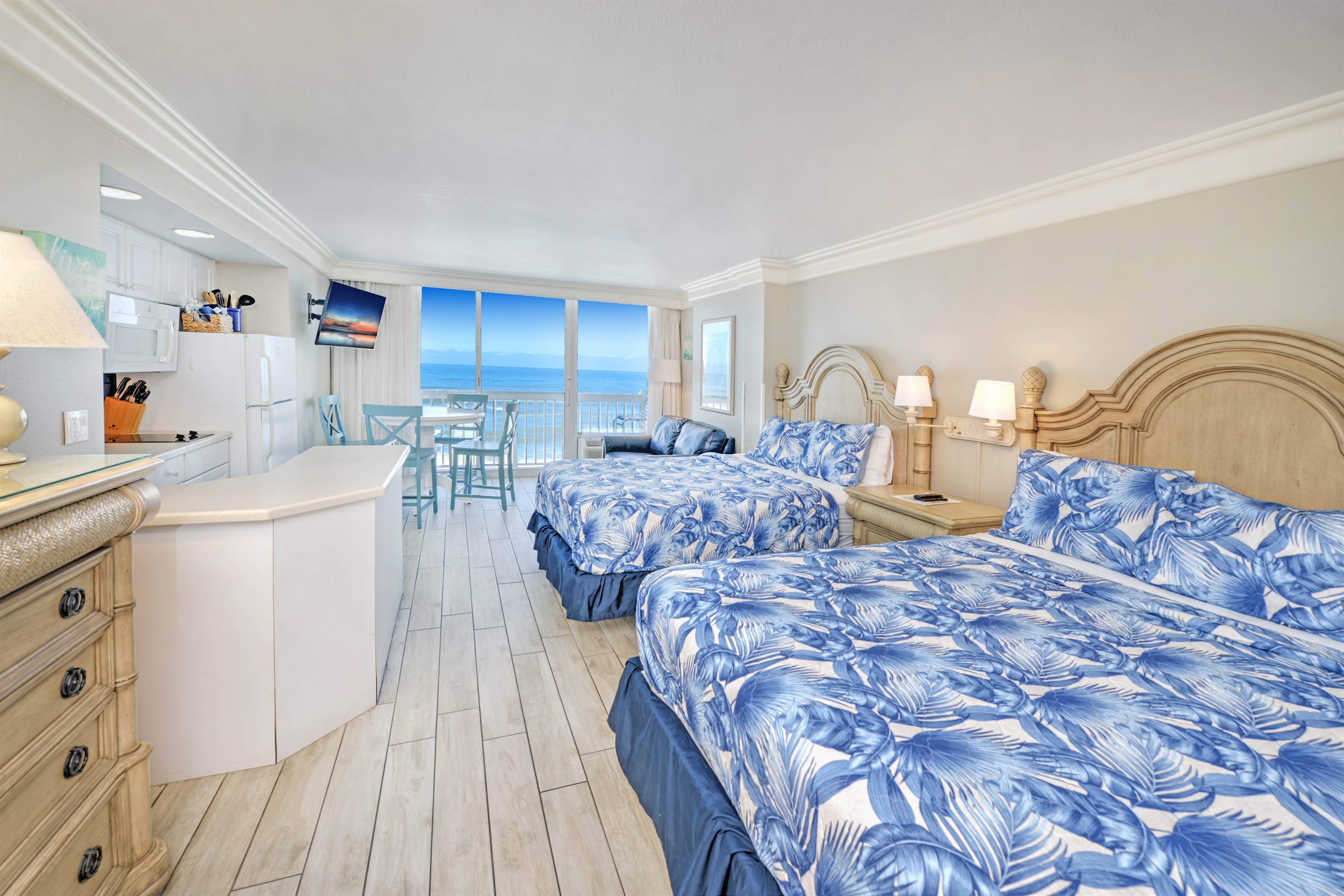 712-oceanfront-condo-with-private-balcony/