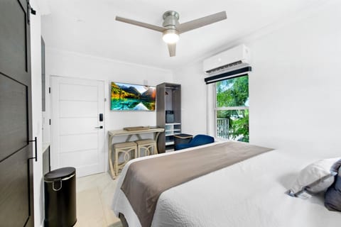 Modern Coastal Suite | Walk to Beach + Dining