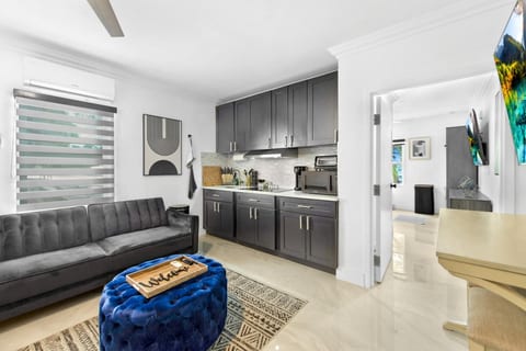 Cozy Keys Stay | King Bed + Luxe Bath