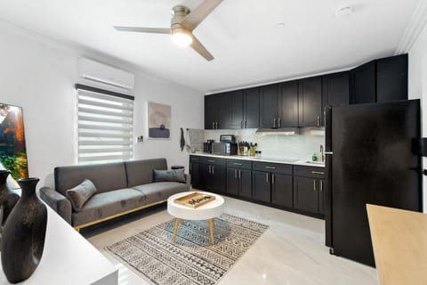Walk to Beach + Dining, 2BR, King Bed
