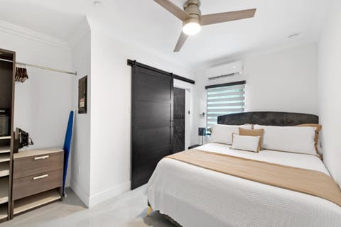 Walk to Beach + Dining, 2BR, King Bed