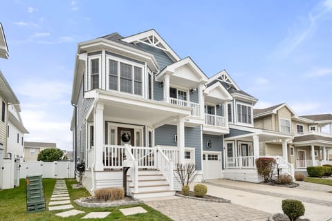 Blue Pearl Home | Private Pool | Steps to Beach