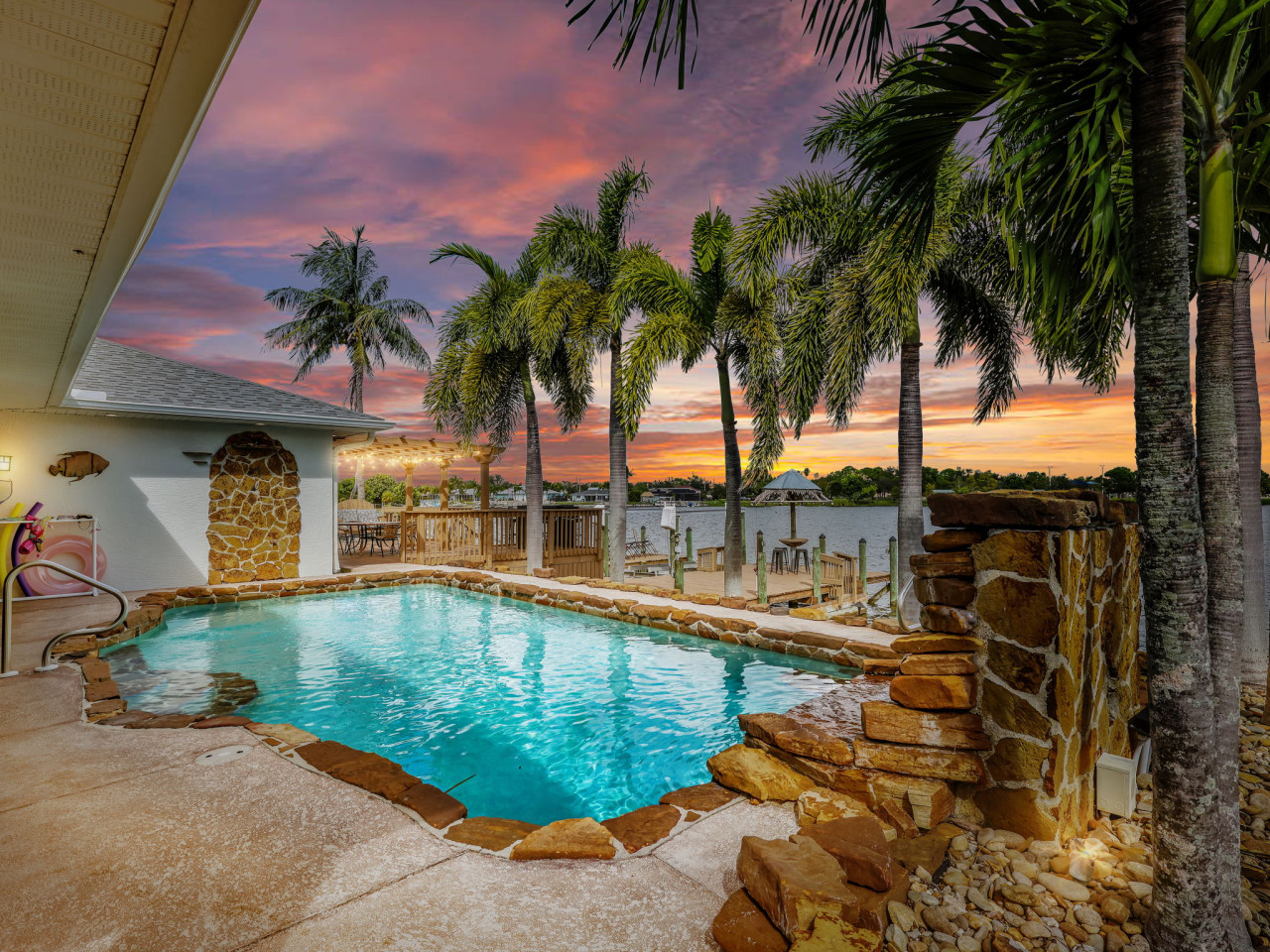 Your own piece of paradise in the backyard!