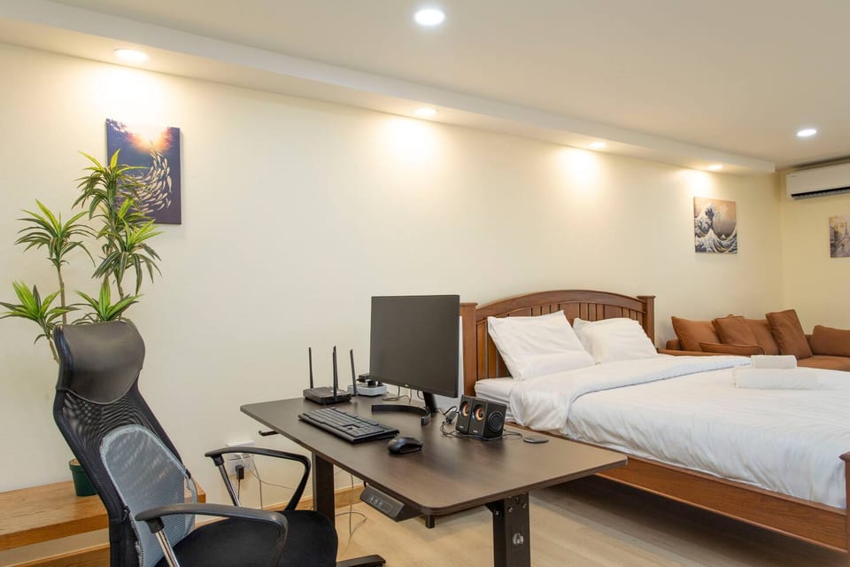 Studio with Workdesk near Nimman/Old City