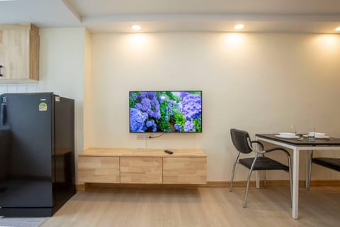 Studio with Workdesk near Nimman/Old City