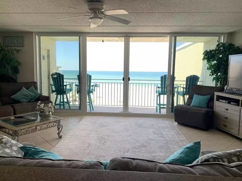 Watch the ocean from the large Family Room