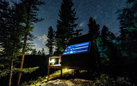 Our remote cabins make for a great place to enjoy the stars and astrophotography.