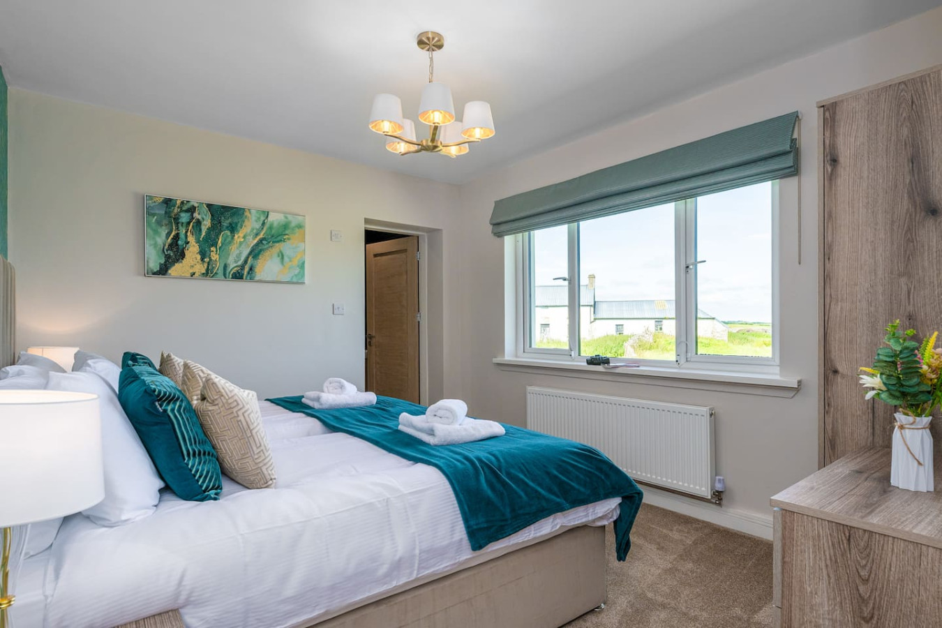 Luxe Escape: Hot Tub, Games Room and 10 min to Sea - Tregaian