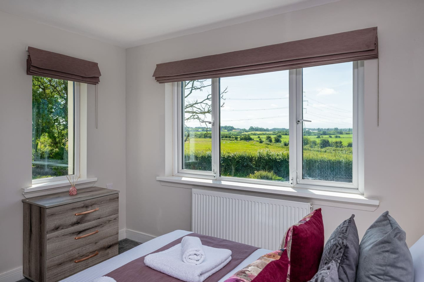 Luxe Escape: Hot Tub, Games Room and 10 min to Sea - Tregaian