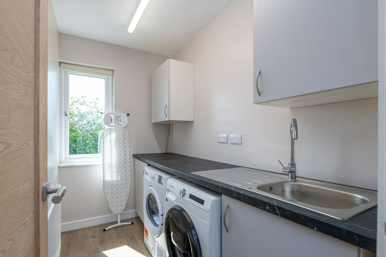 Luxe Escape: Hot Tub, Games Room and 10 min to Sea - Tregaian