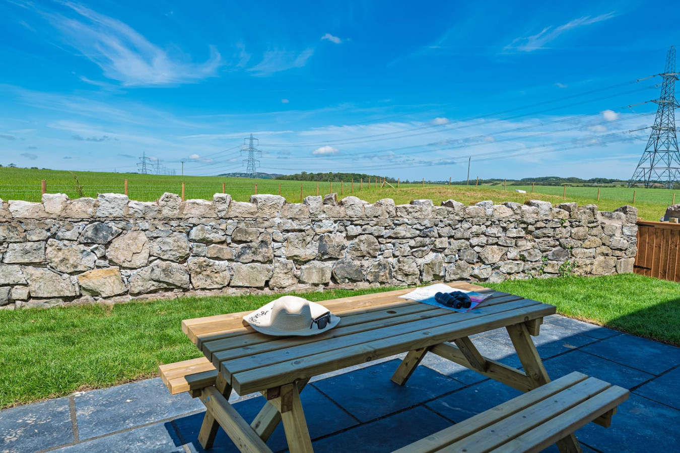 Luxe Escape: Hot Tub, Games Room and 10 min to Sea - Tregaian