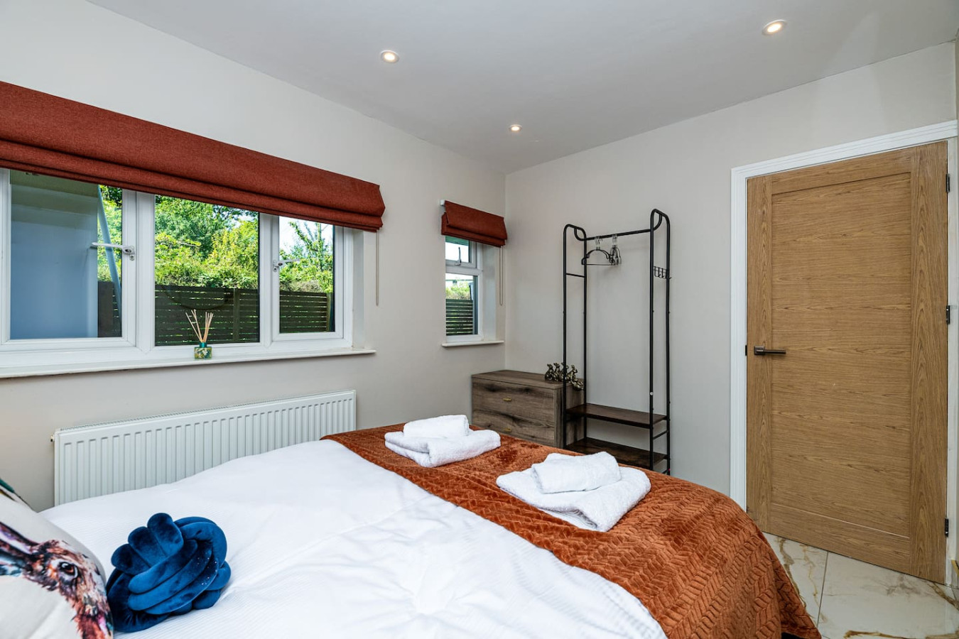 Luxe Escape: Hot Tub, Games Room and 10 min to Sea - Tregaian