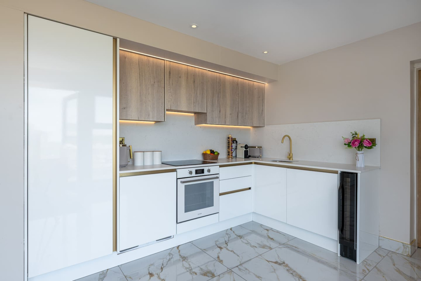 Luxe Escape: Hot Tub, Games Room and 10 min to Sea - Tregaian