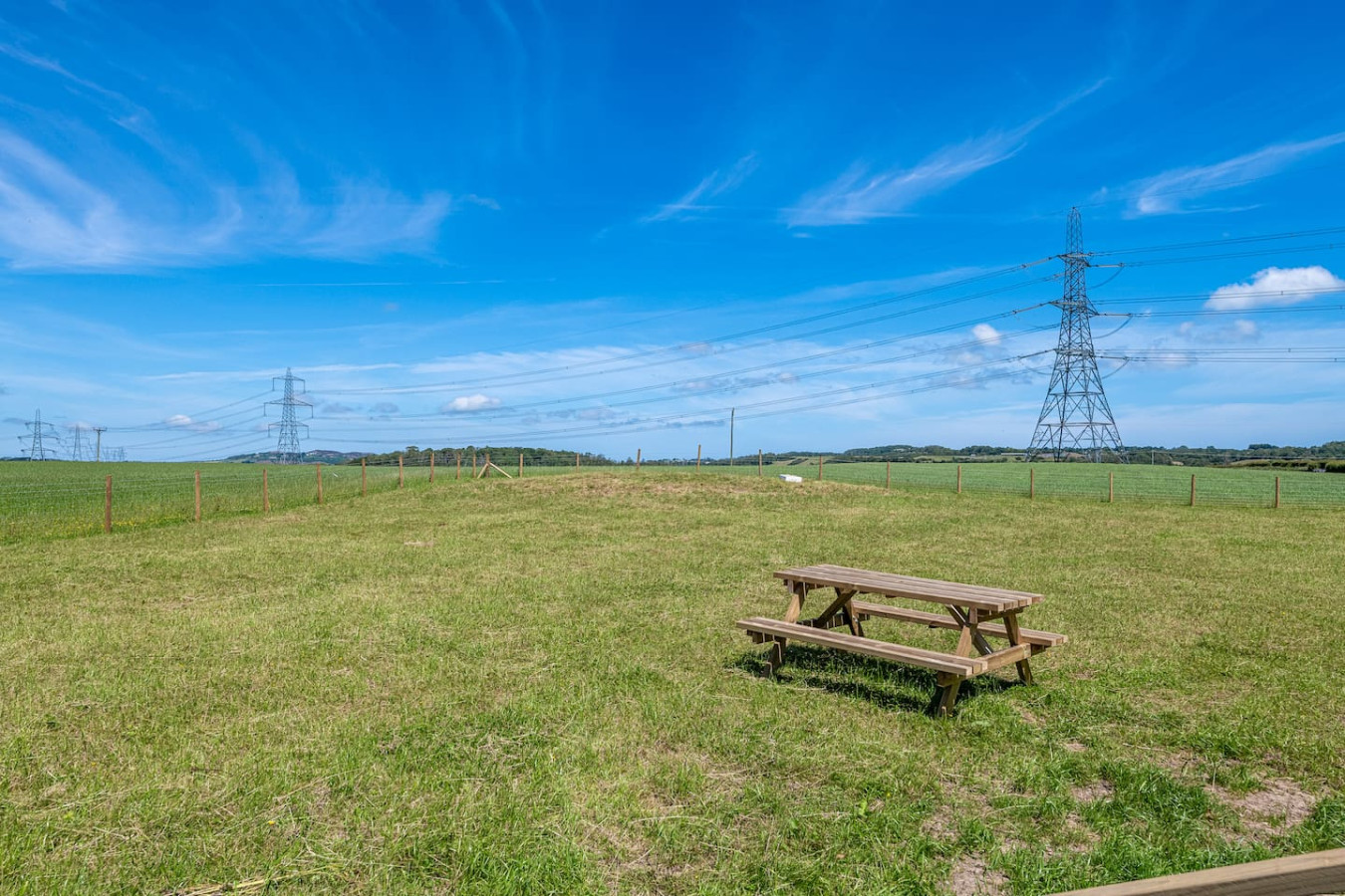 Luxe Escape: Hot Tub, Games Room and 10 min to Sea - Tregaian