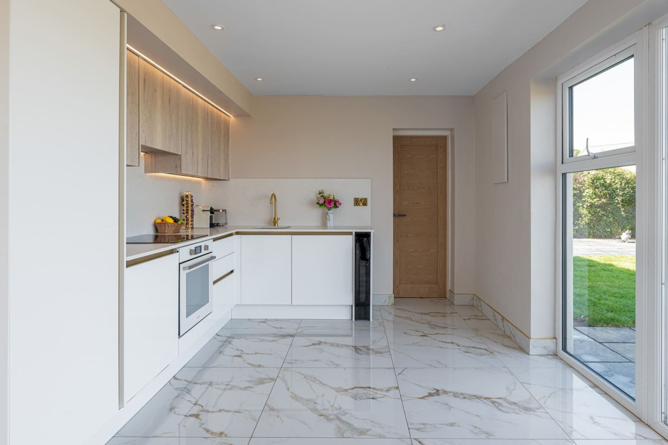 Luxe Escape: Hot Tub, Games Room and 10 min to Sea - Tregaian