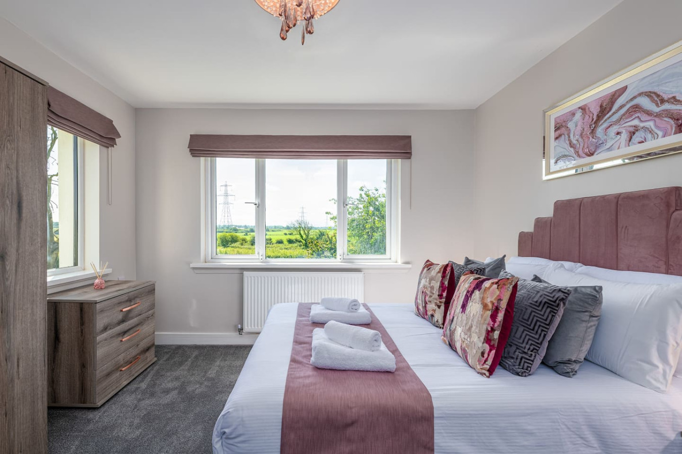 Luxe Escape: Hot Tub, Games Room and 10 min to Sea - Tregaian