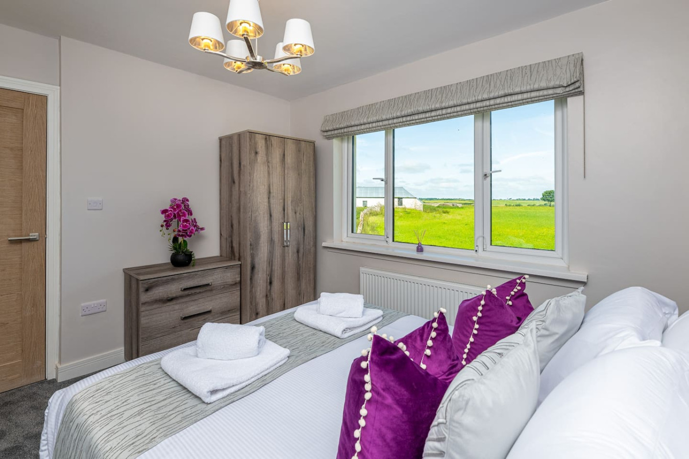 Luxe Escape: Hot Tub, Games Room and 10 min to Sea - Tregaian