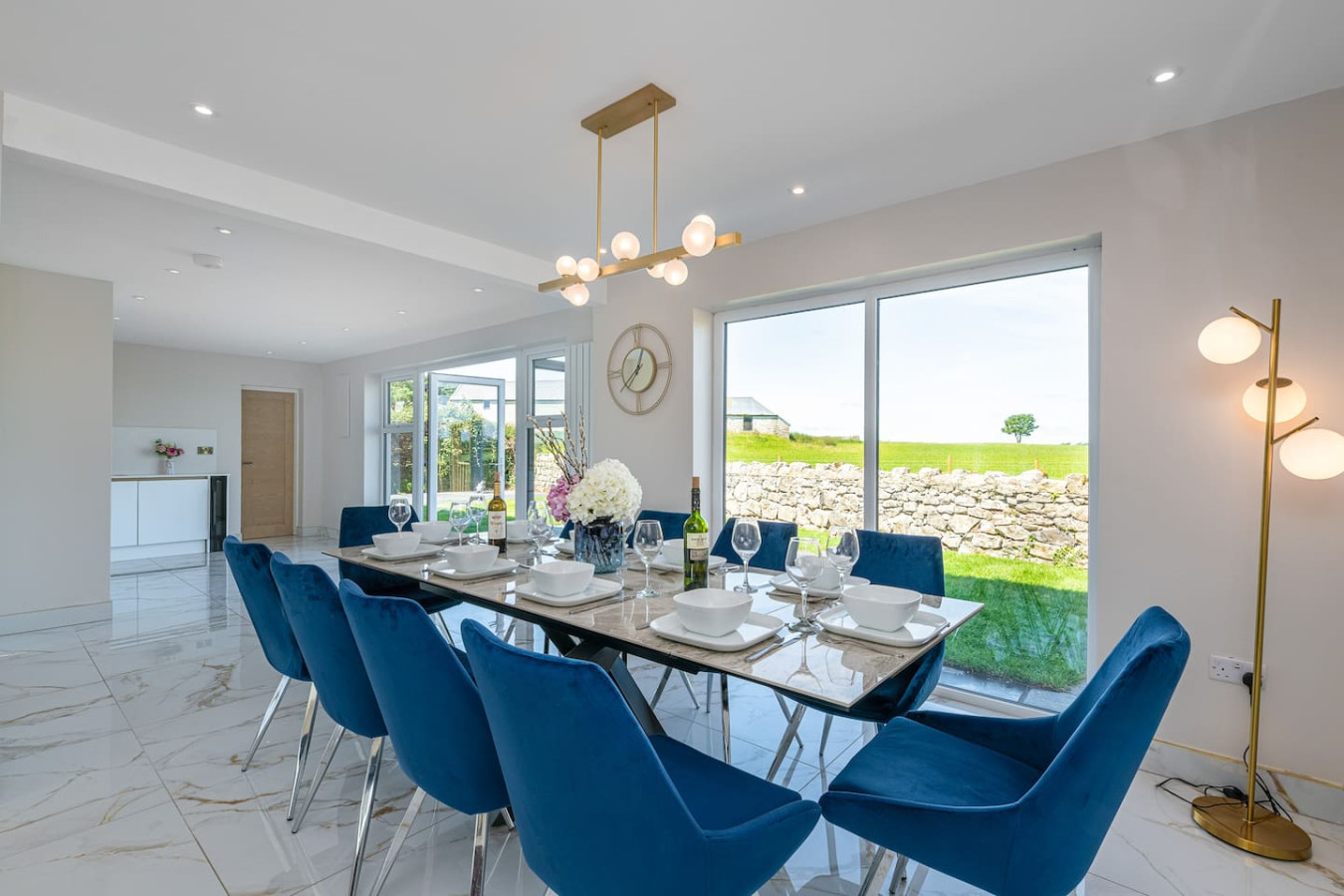 Luxe Escape: Hot Tub, Games Room and 10 min to Sea - Tregaian