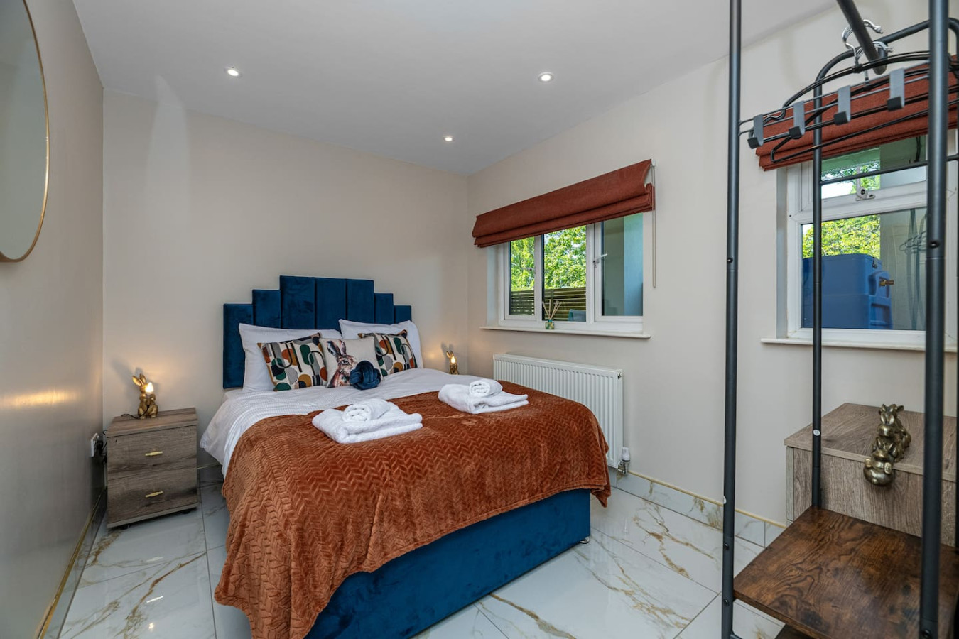 Luxe Escape: Hot Tub, Games Room and 10 min to Sea - Tregaian