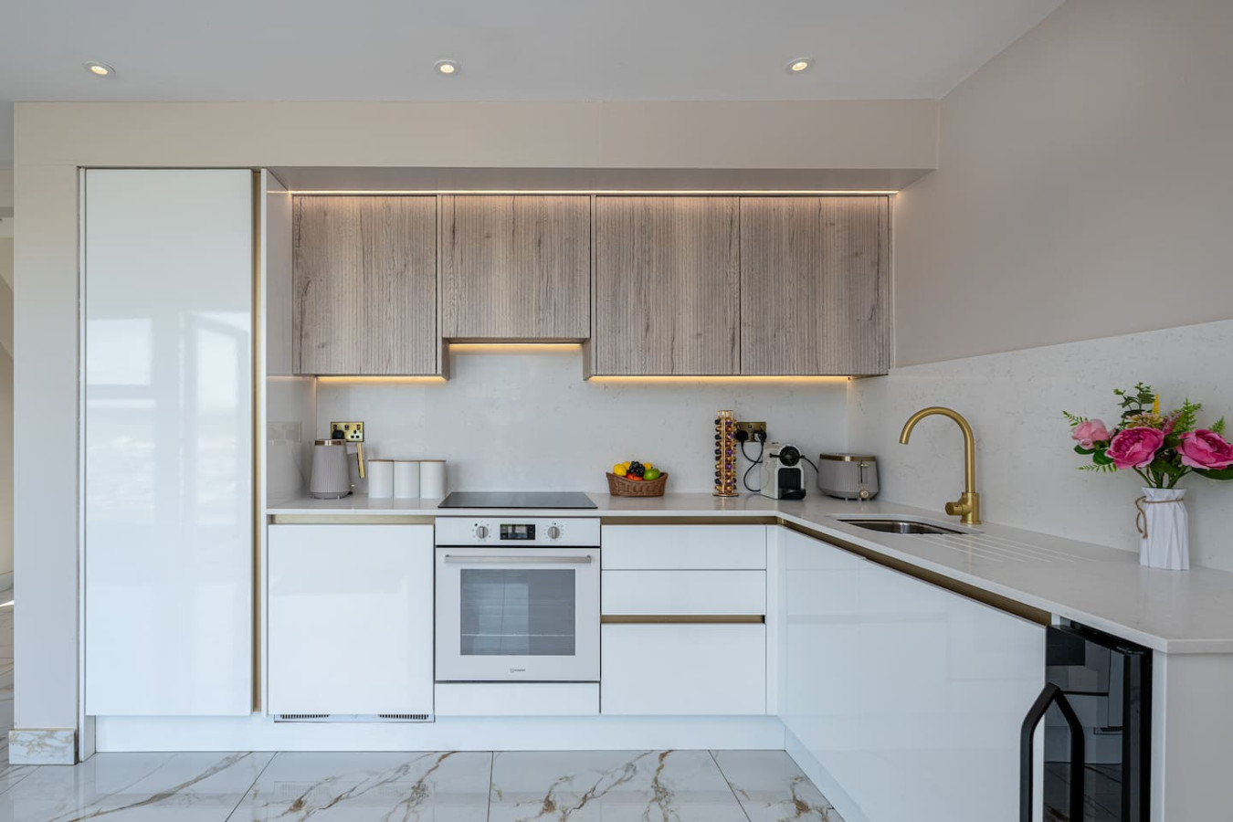 Luxe Escape: Hot Tub, Games Room and 10 min to Sea - Tregaian