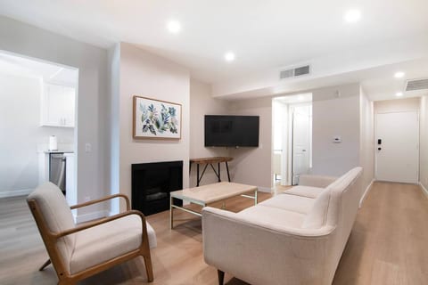 Stylish 1BR Near Universal Studios with Parking