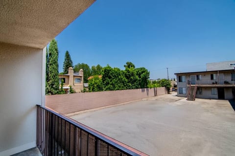 Stylish 1BR Near Universal Studios with Parking