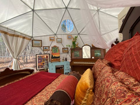 Artistic Forest Dome Escape Near Lake Oconee