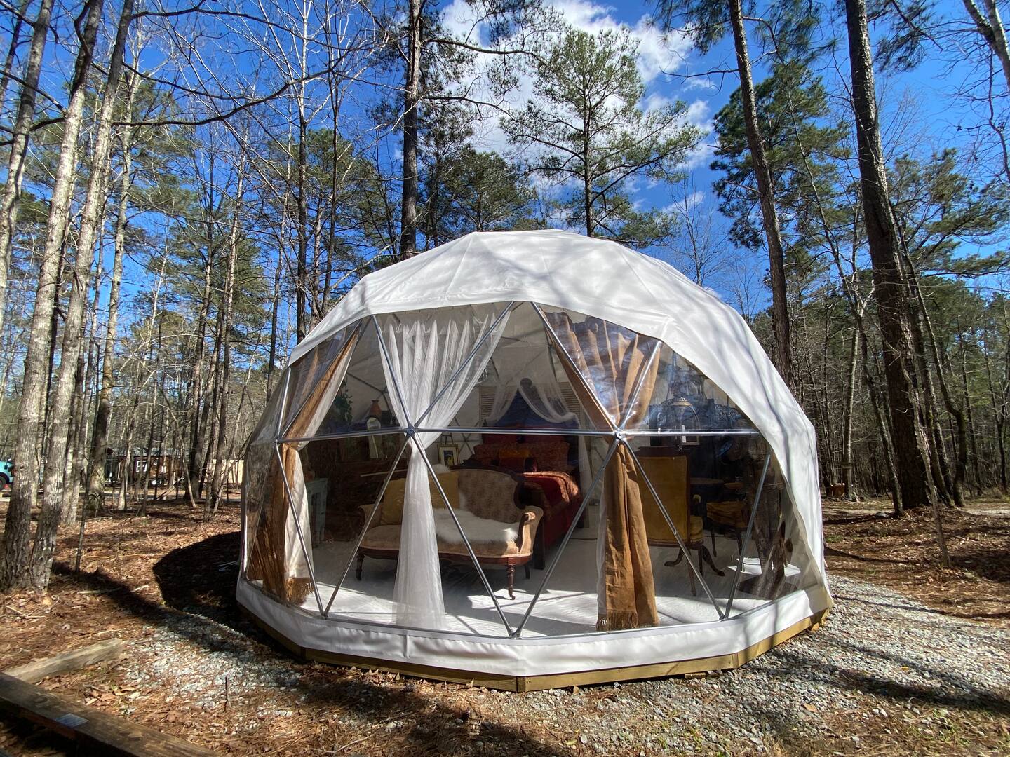 Artistic Forest Dome Escape Near Lake Oconee