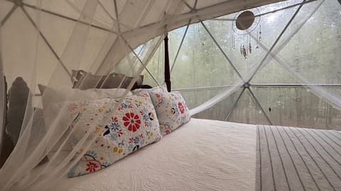 Off-Grid Dome Hideaway in the Woods