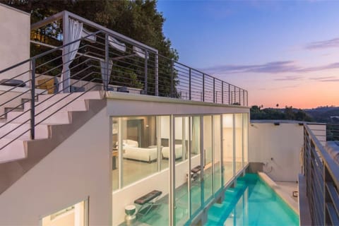 Hillside Luxury Villa: Heated Pool, Rooftop Lounge, Game Room