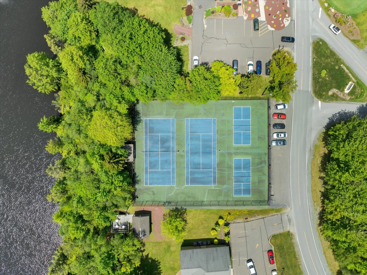 Welcome to the community amenities! Please note that access fees apply. For more details, kindly refer to the listing description.