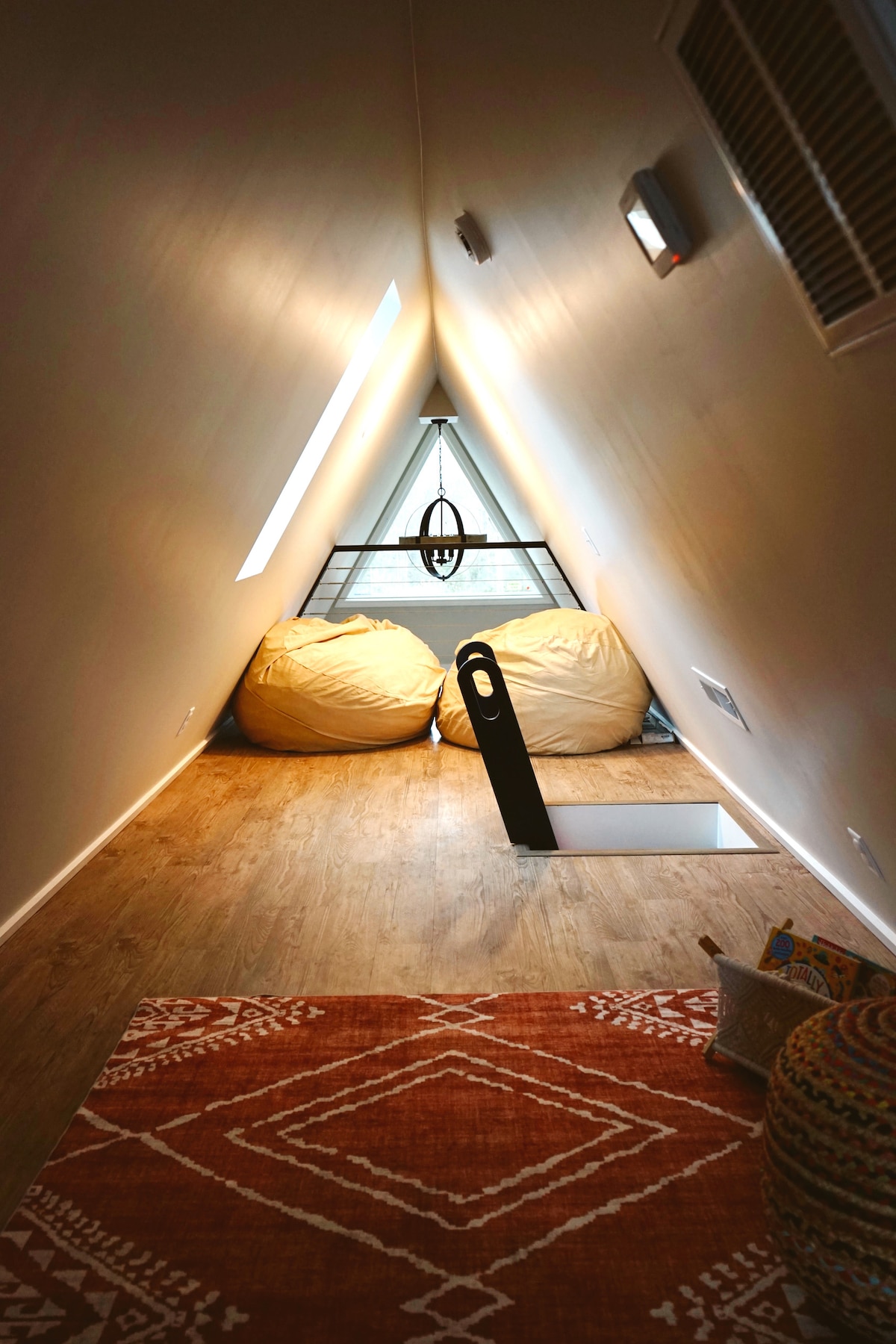 The Coop: NEW A-frame w/ Hot Tub + Fire Pit + Loft