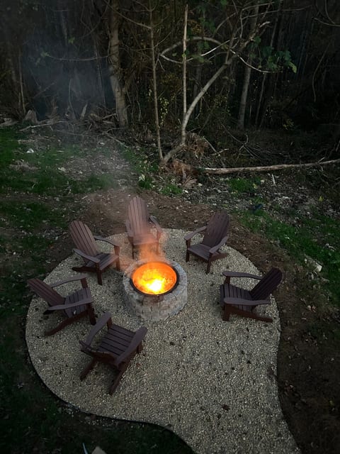 The Coop: NEW A-frame w/ Hot Tub + Fire Pit + Loft