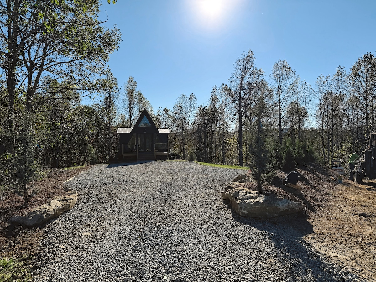 The Coop: NEW A-frame w/ Hot Tub + Fire Pit + Loft