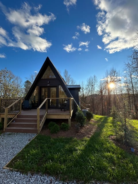 The Coop: NEW A-frame w/ Hot Tub + Fire Pit + Loft