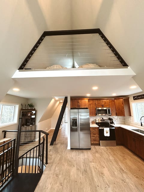 The Coop: NEW A-frame w/ Hot Tub + Fire Pit + Loft