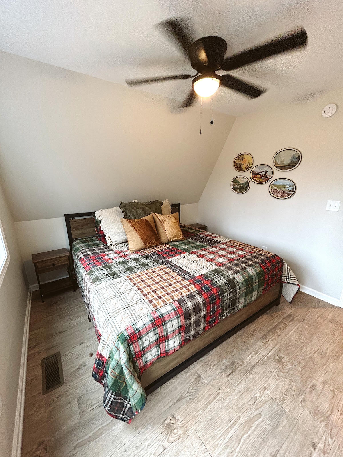 The Coop: NEW A-frame w/ Hot Tub + Fire Pit + Loft