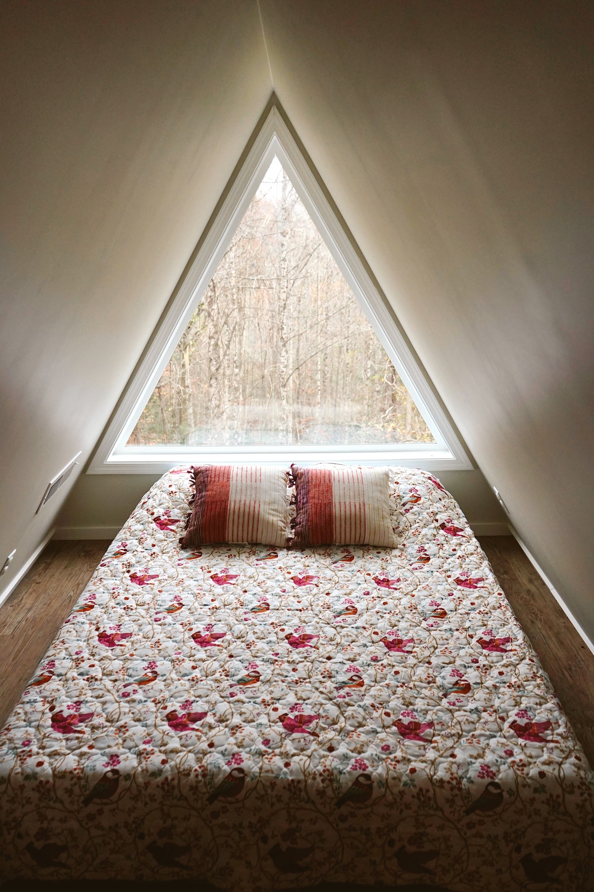 The Coop: NEW A-frame w/ Hot Tub + Fire Pit + Loft