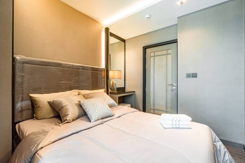 Bright 2BR | Near Night Bazaar