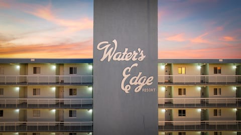 Penthouse level! Popular Water's Edge Resort!
